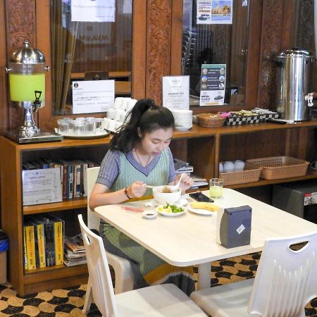 Backpacker Hostel (Adults Only) Rangoon Buitenkant foto