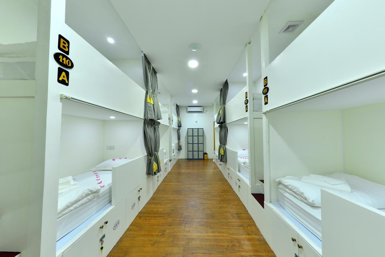 Backpacker Hostel (Adults Only) Rangoon Buitenkant foto