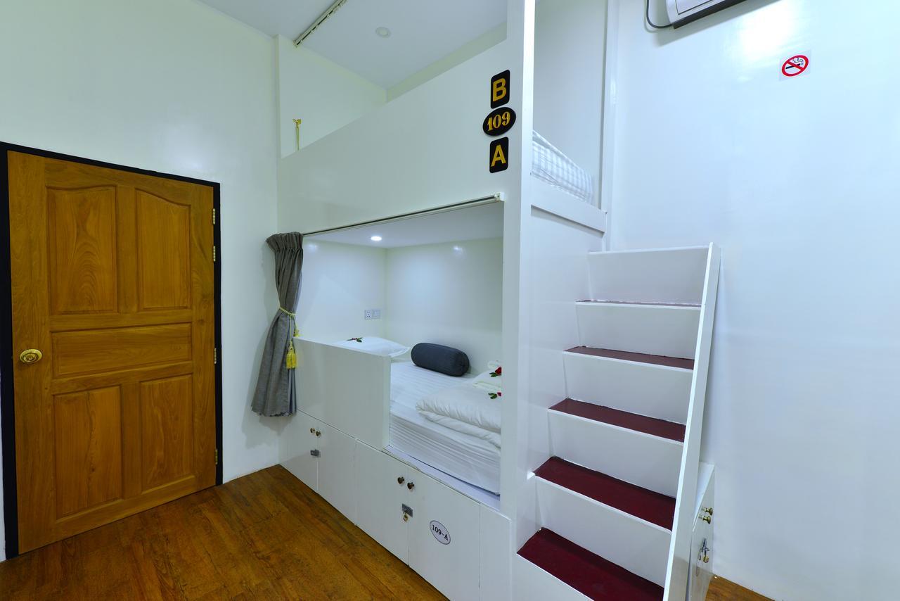 Backpacker Hostel (Adults Only) Rangoon Buitenkant foto