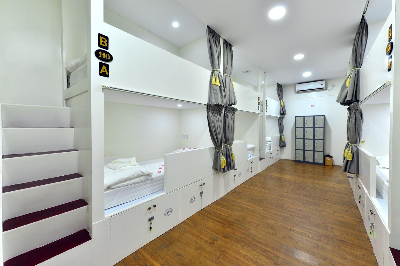 Backpacker Hostel (Adults Only) Rangoon Buitenkant foto
