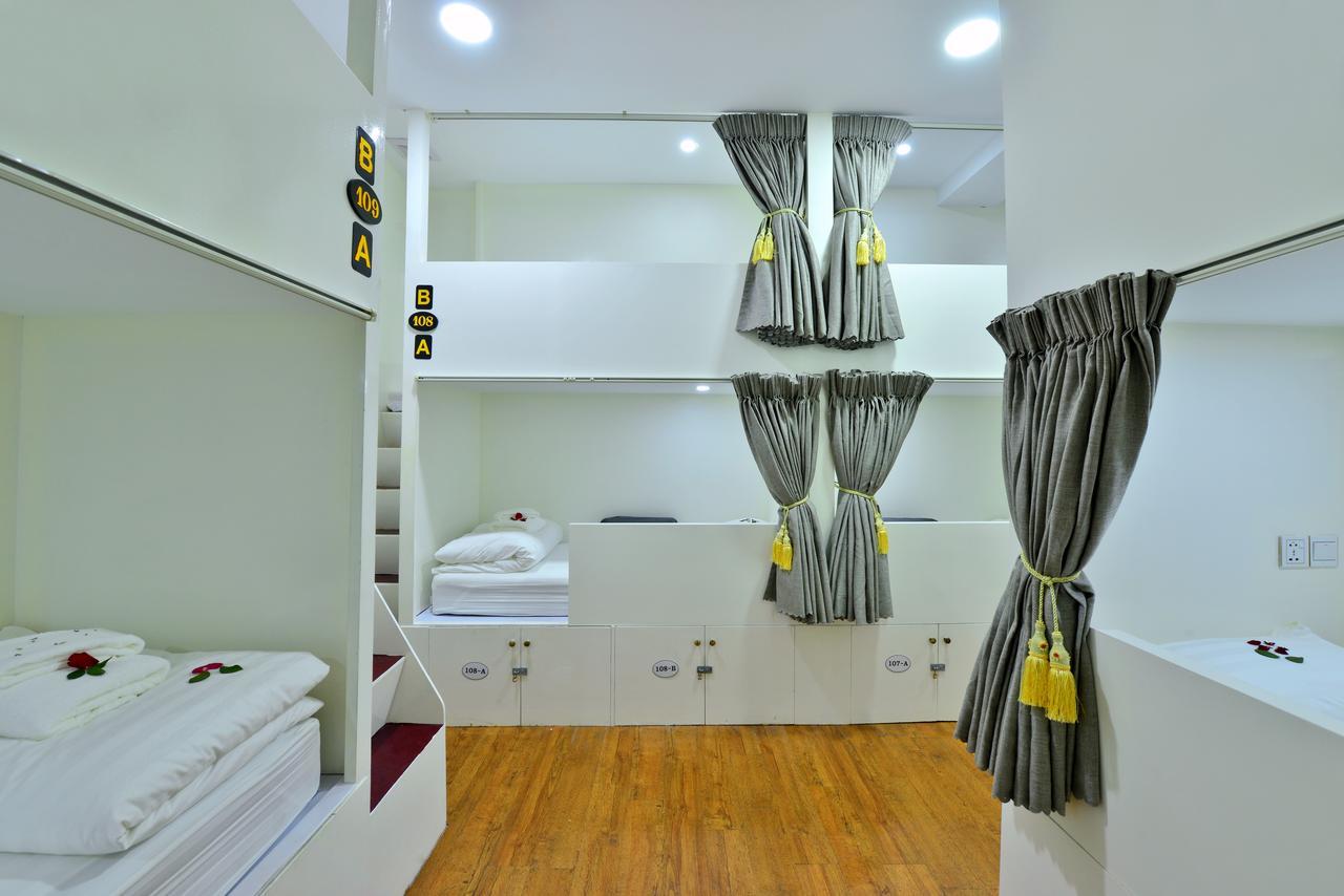 Backpacker Hostel (Adults Only) Rangoon Buitenkant foto