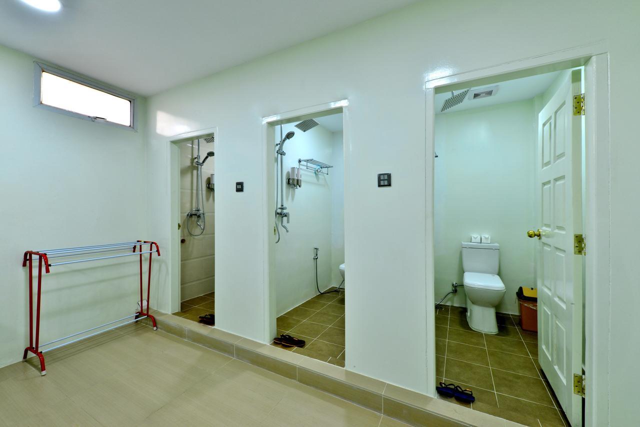 Backpacker Hostel (Adults Only) Rangoon Buitenkant foto
