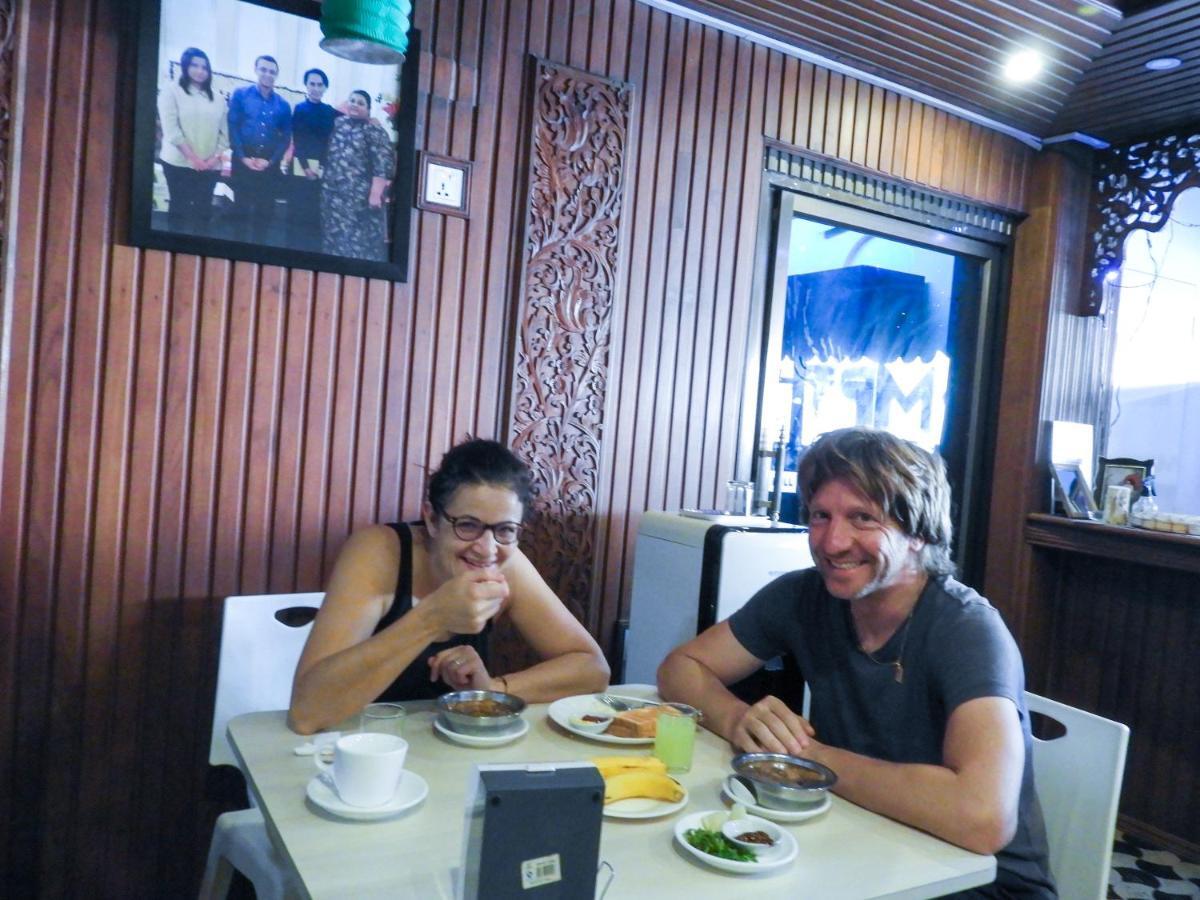 Backpacker Hostel (Adults Only) Rangoon Buitenkant foto