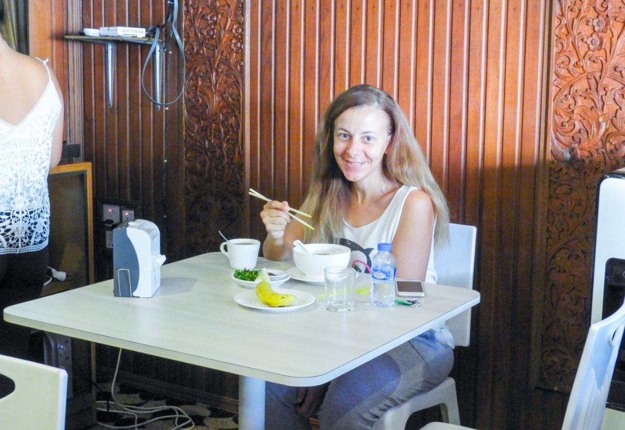 Backpacker Hostel (Adults Only) Rangoon Buitenkant foto